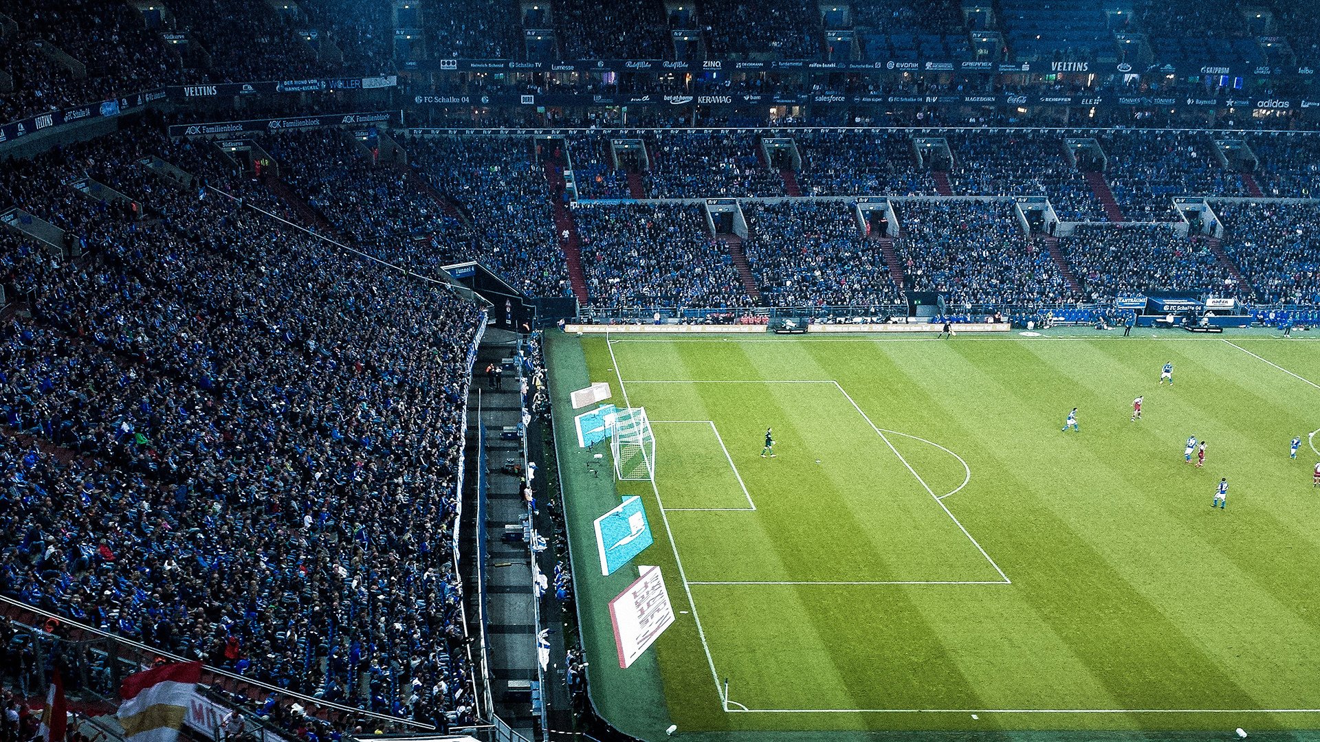 九游游戏中心-羽毛球赛场年轻选手表现抢眼，羽毛球年轻人