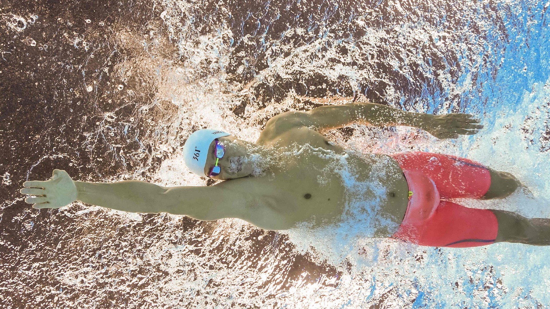 “费尔南多·比亚尔巴的球场全能表现，阿根廷美洲狮队的未来支柱”